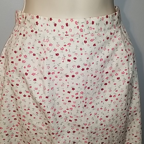 <VICTORIA HOLLEY> White/Pink/Maroon Floral Skirt - Picture 3 of 14